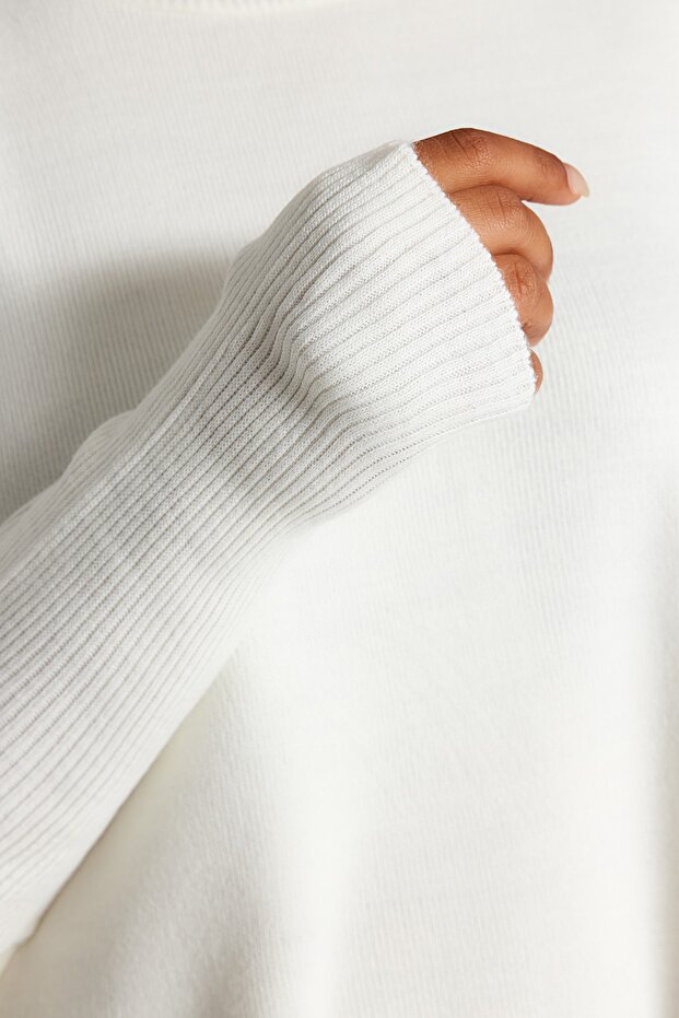 Ecru Relax Fit Sweter Knitwear - Stójka i Rozcięcie Tbbaw24An00032 - 4