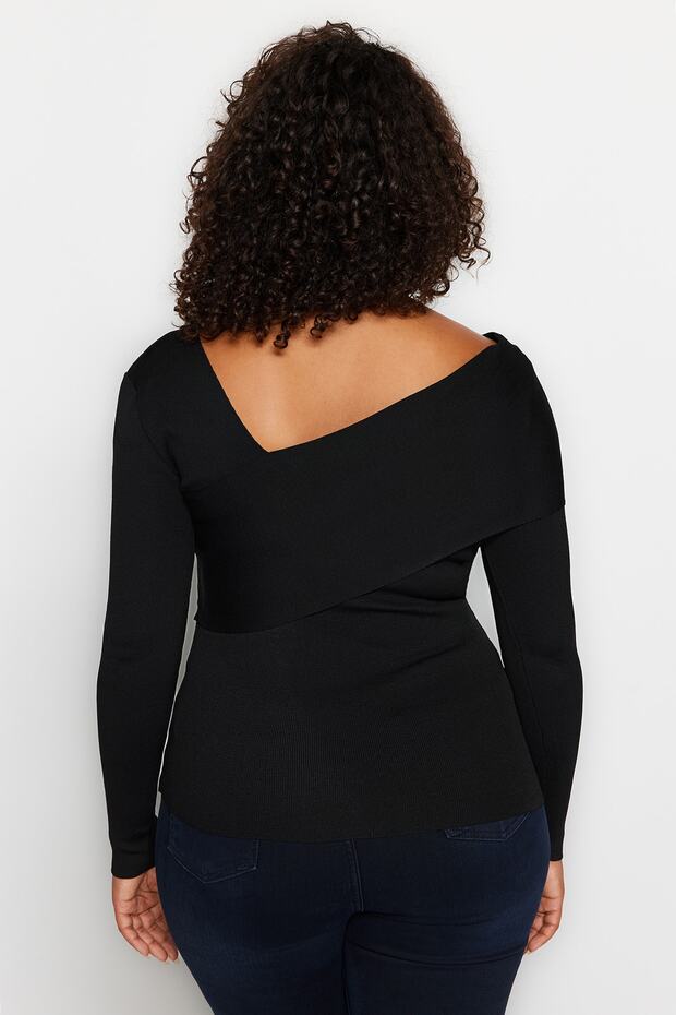 Czarny asymetryczny kołnierzyk, dopasowany do ciała, cienki sweterek TBBAW24AN00018 - 5