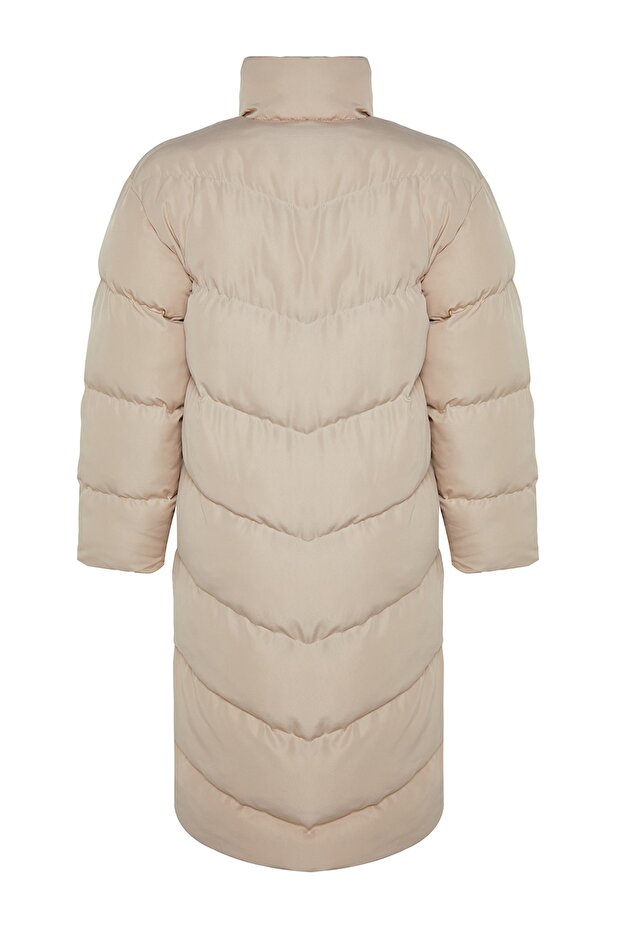 Wodoodporna, długa beżowa kurtka puchowa - detale zamka bocznego TWOAW24MO00049 - 8