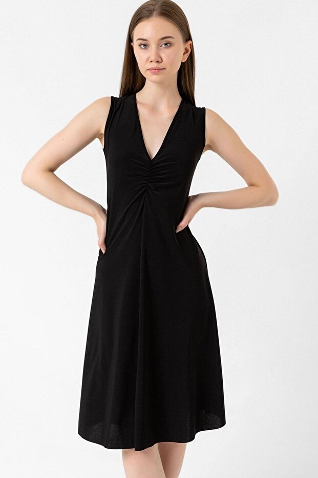 Siyah V Yaka Elbise - 2