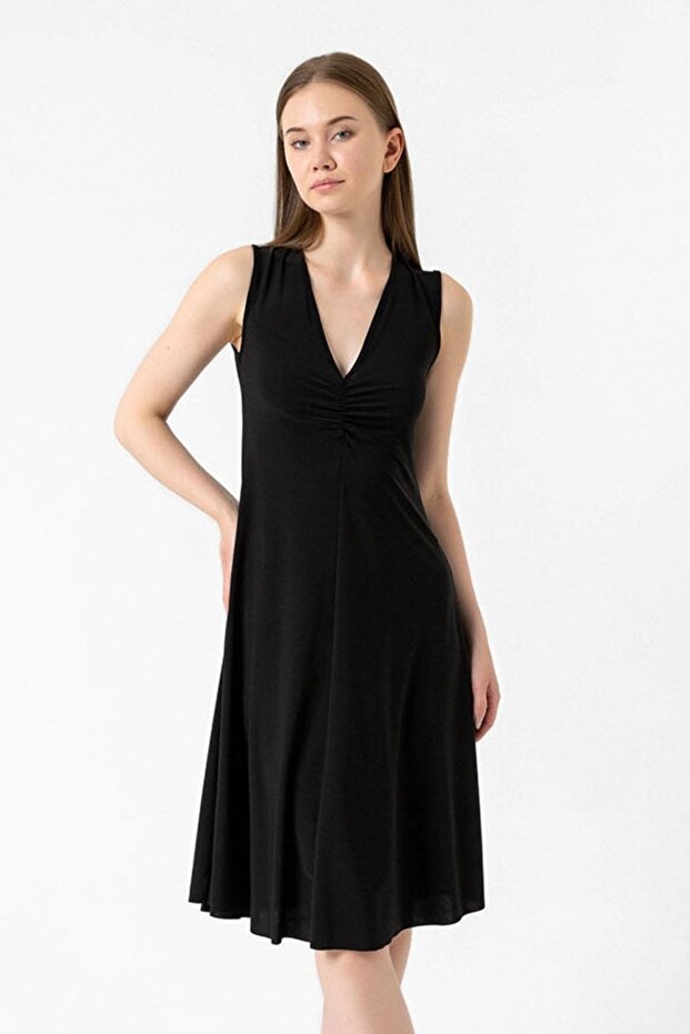 Siyah V Yaka Elbise - 3