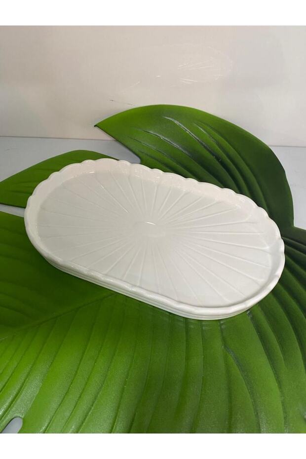 Daisy Pattern Oval Porcelain Presentation Plate Medium