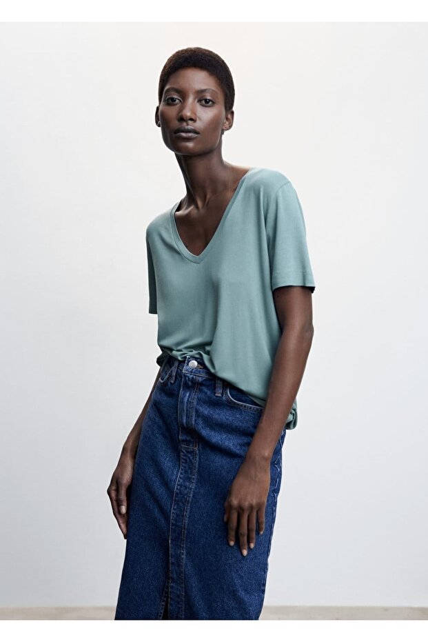 V Yaka Dökümlü Tişört - 1