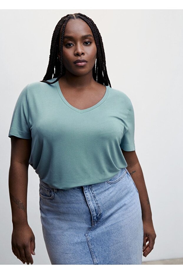 V Yaka Dökümlü Tişört - 5