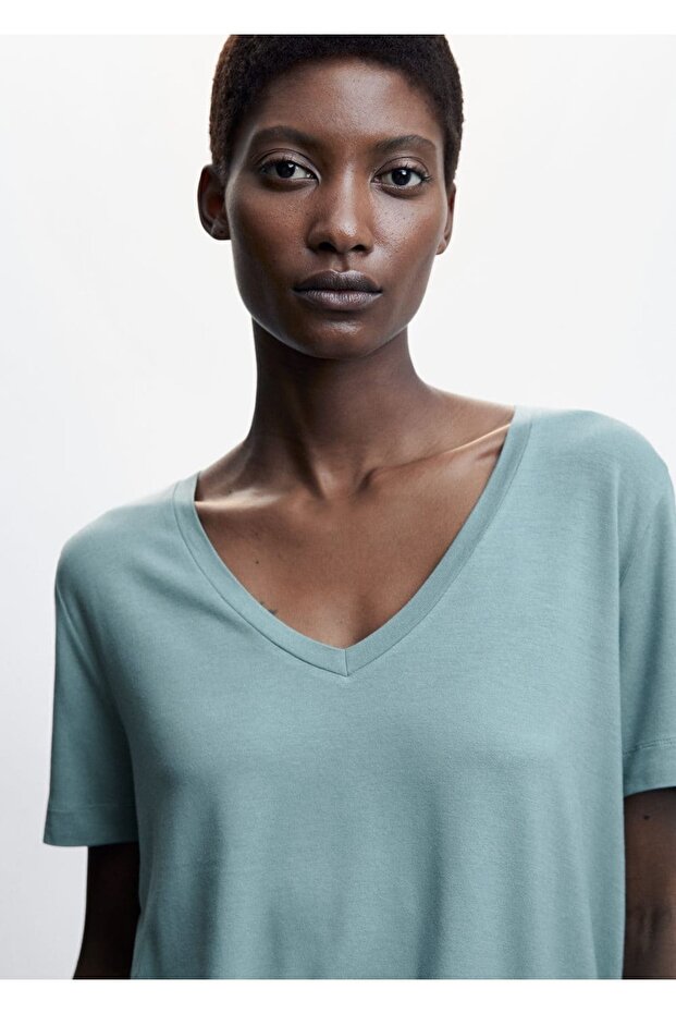 V Yaka Dökümlü Tişört - 6