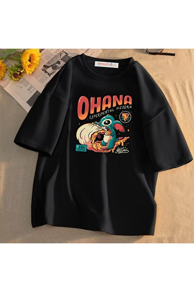 تي شيرت أسود كبير الحجم مطبوع للجنسين من Ohana