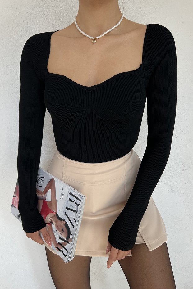 Women's Black Sweetheart Neck Knitwear Blouse