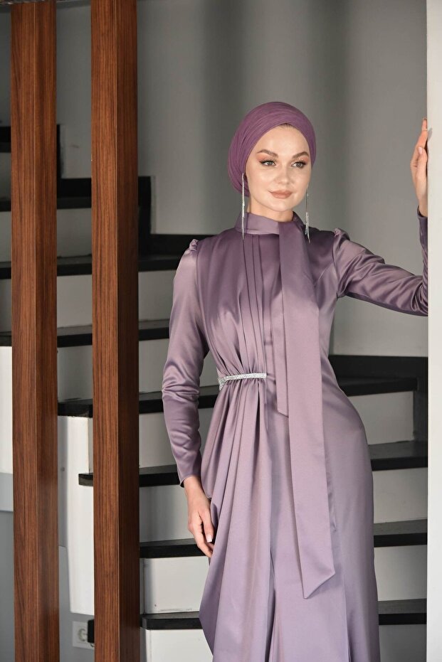 أفرا فستان سهرة أرجواني