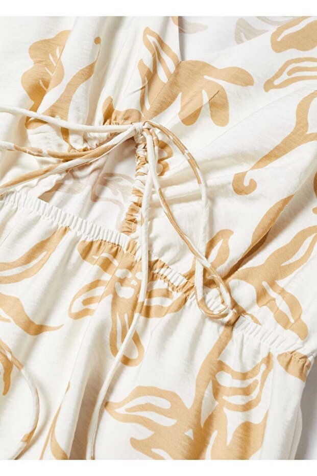 Rochie cu decupaj cu model - 7