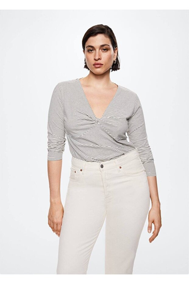 Düğüm Detaylı Tişört - 6