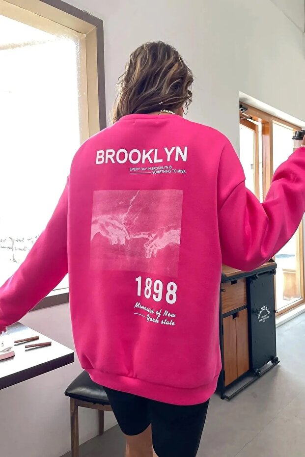 سويت شيرت Brooklyn1898 مقاس كبير مطبوع من الخلف بثلاثة خيوط وياقة دائرية