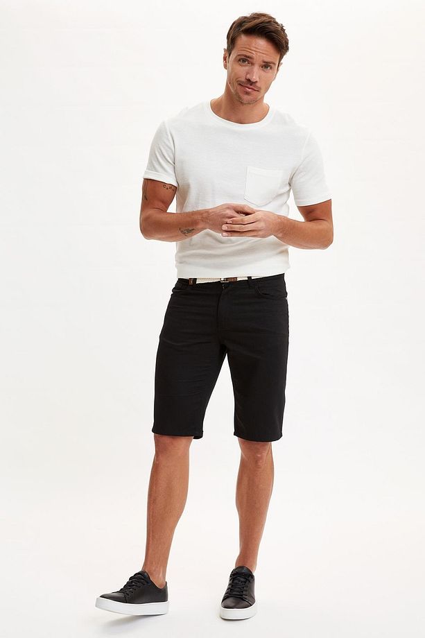 Erkek Slim Fit Kemerli Bermuda Şort - 1
