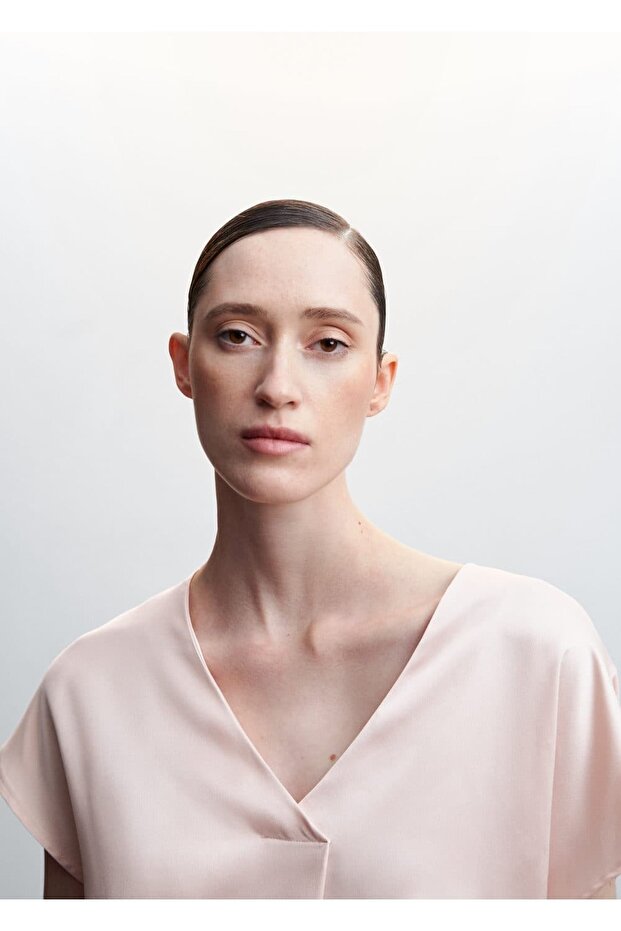 Satinhemd mit V-Ausschnitt - 7