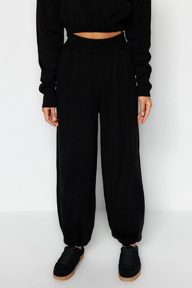 Siyah Süper Crop Jogger Pantolonlu Triko Alt-Üst Takım TWOAW24AU00007 - 4