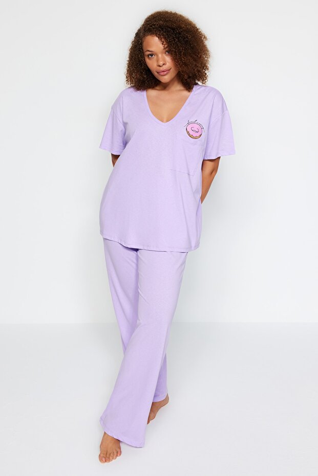 Lila Baskılı Cep Detaylı Örme Pijama Takımı TBBAW24AI00004 - 1