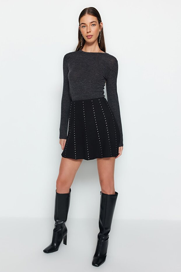 Siyah Taş Aksesuarlı Mini Skater/Belden Açılan Örme Etek TWOAW24ET00075 - 3