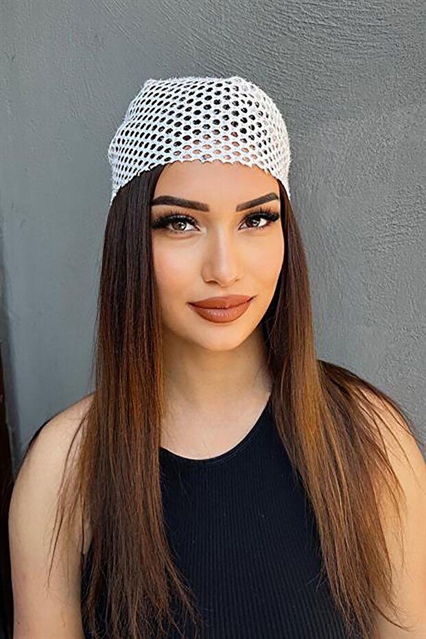 اللون الأبيض بريق وشاح