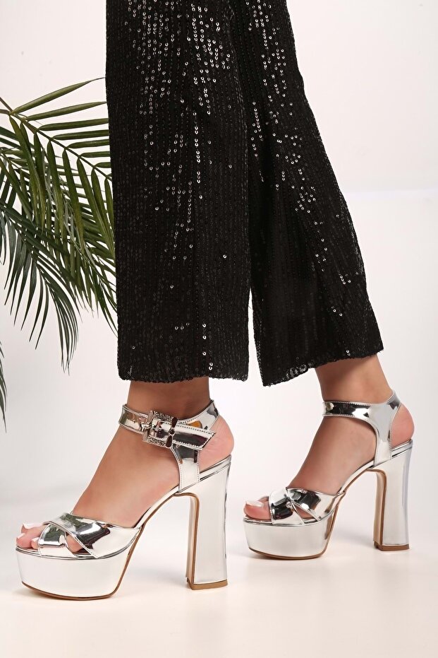 Női ezüst tükrös platformú sarkú cipő - 2
