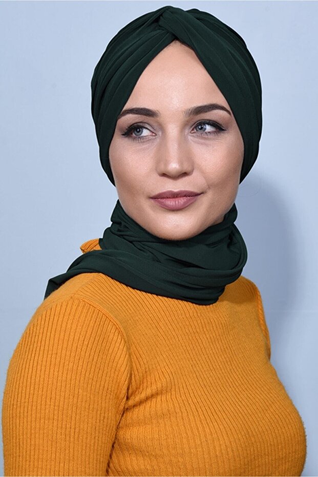 عقدة مع شال بونيه زمرد