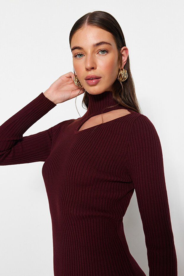 Mürdüm Midi Cut Out/Pencere Detaylı Triko Elbise TWOAW24EL00028 - 2