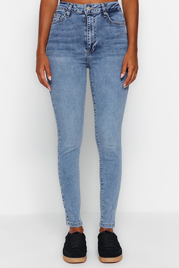 Tmavě modré elastické skinny džíny s vysokým pasem obepínající postavu TWOAW24JE00070 - 4