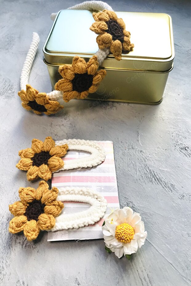 Sunflower Knitted Buckle Set