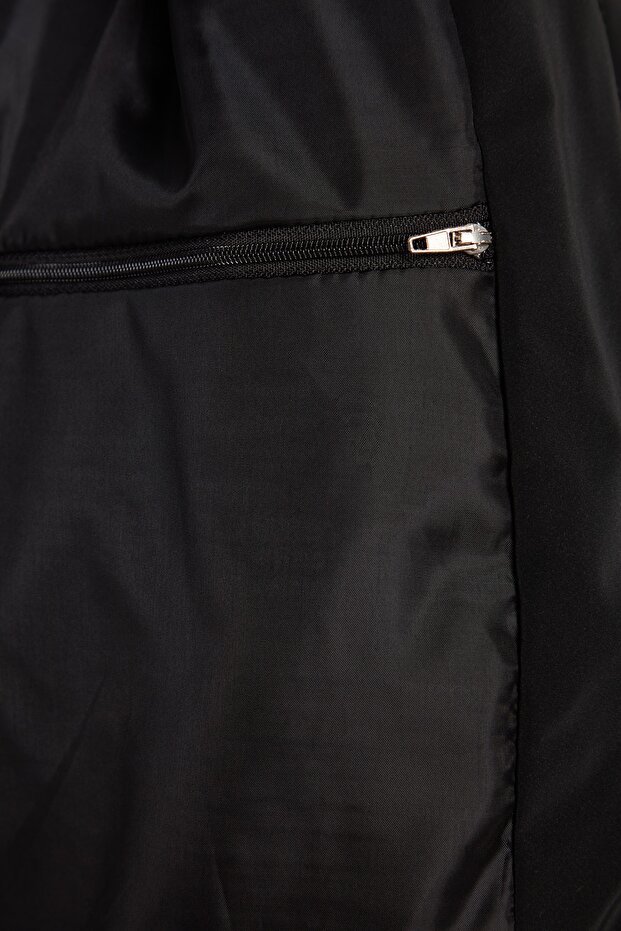 Siyah Oversize Fit Dik Yaka Kışlık Şişme Mont TMNAW24MO00012 - 8