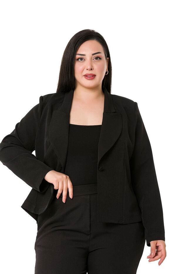 سترة سوداء قصيرة غير مبطنة ذات ياقة كبيرة الحجم