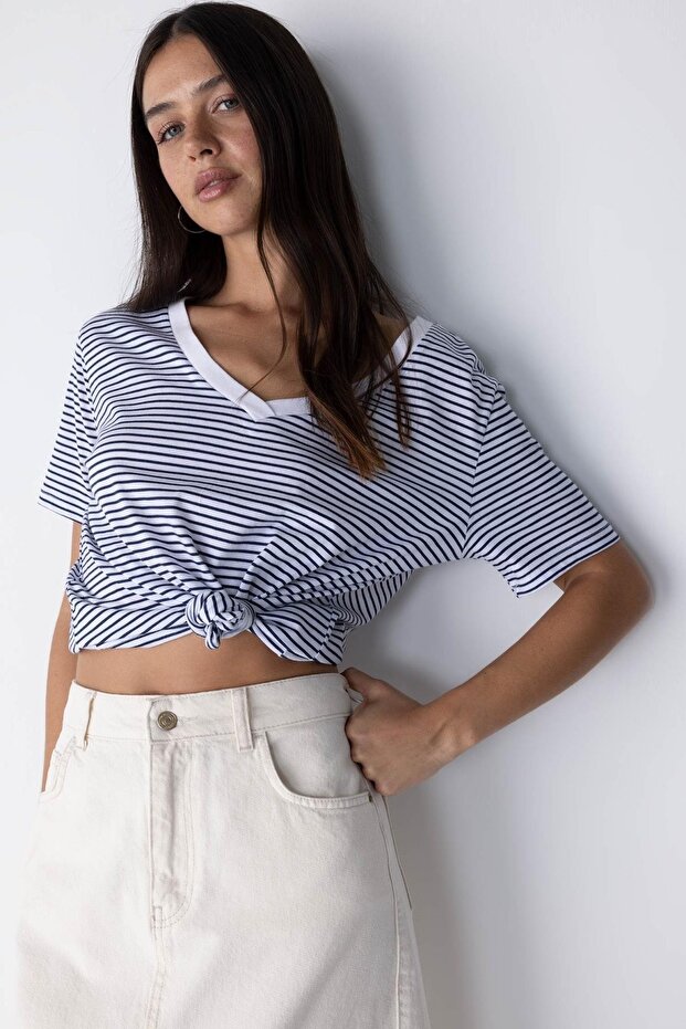 V-Neck Striped Regular Fit Short Sleeve Cotton T-Shirt - A8104ax23sm