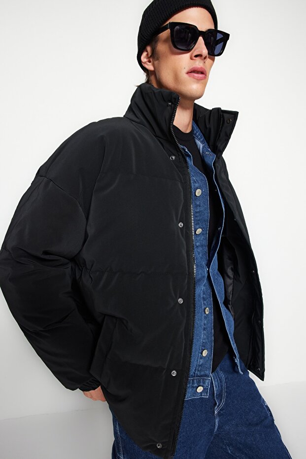 Siyah Oversize Fit Dik Yaka Kışlık Şişme Mont TMNAW24MO00012 - 1