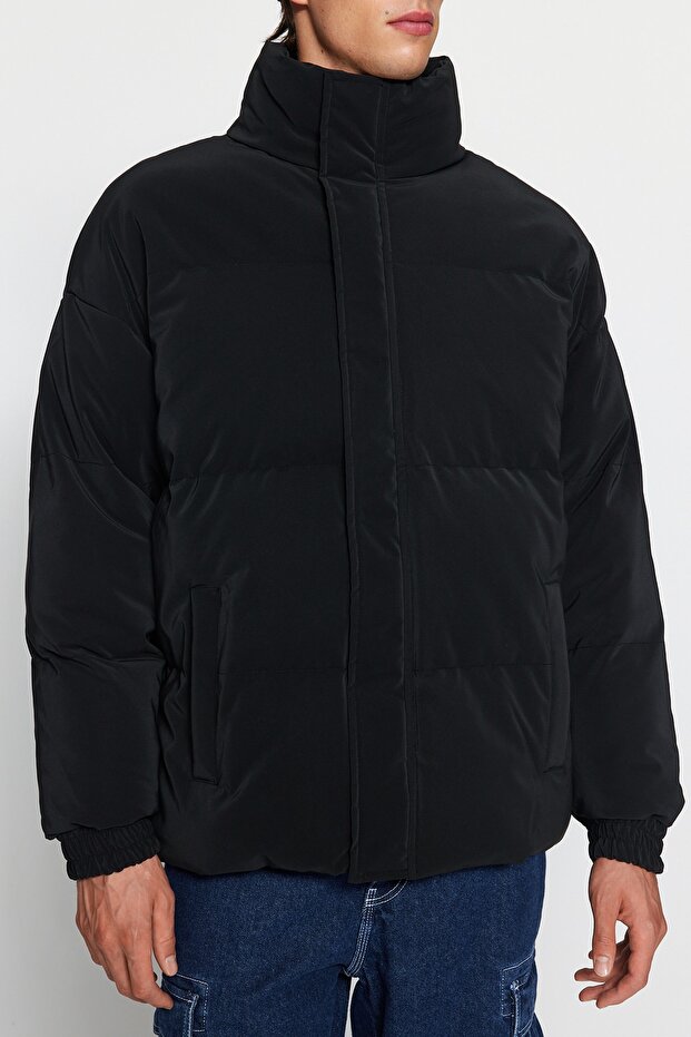 Siyah Oversize Fit Dik Yaka Kışlık Şişme Mont TMNAW24MO00012 - 4