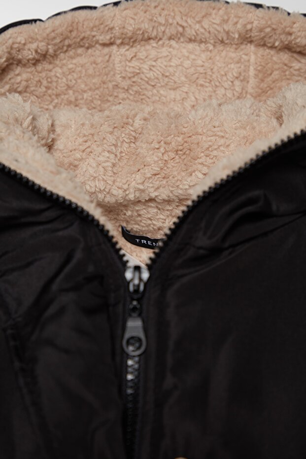 Fekete normál szabású kapucnis szőrme belső vízlepergető nagy méretű Parka kabát TBBAW23KB00000 - 7