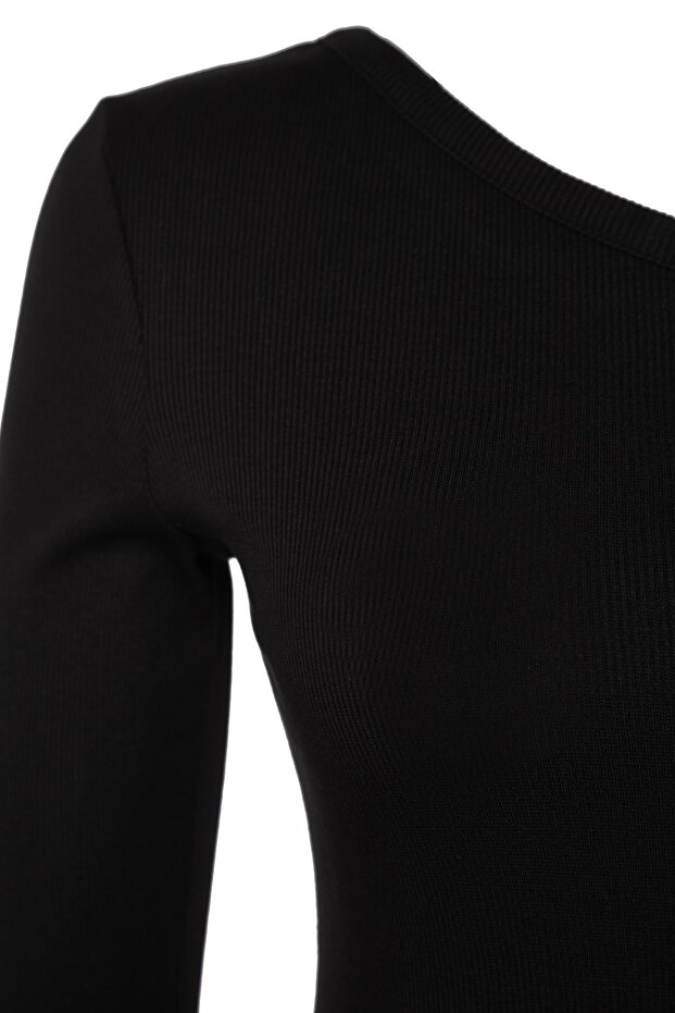 Siyah Fitted/Vücuda Oturan Omzu Açık Fitilli Pamuklu Esnek Örme Bluz TBBAW24AF00002 - 8