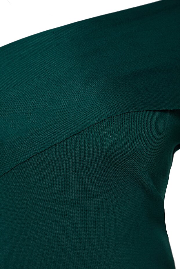 Pulover subțire verde smarald cu guler asimetric - TBBAW24AN00018 - 7