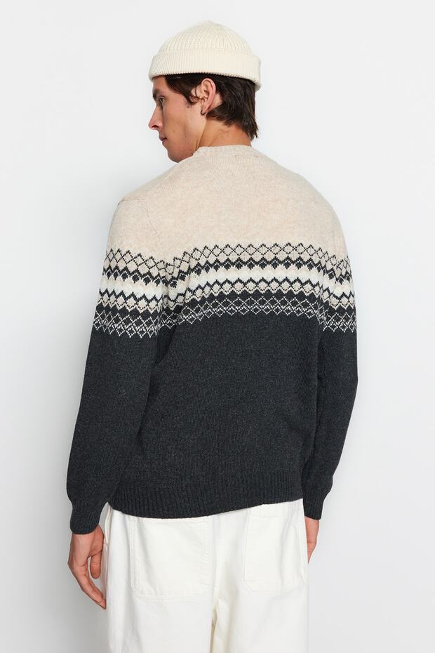 Sweter z dzianiny żakardowej z okrągłym dekoltem i dopasowanym krojem - antracytowy Tmnaw21Kz0738 - 5