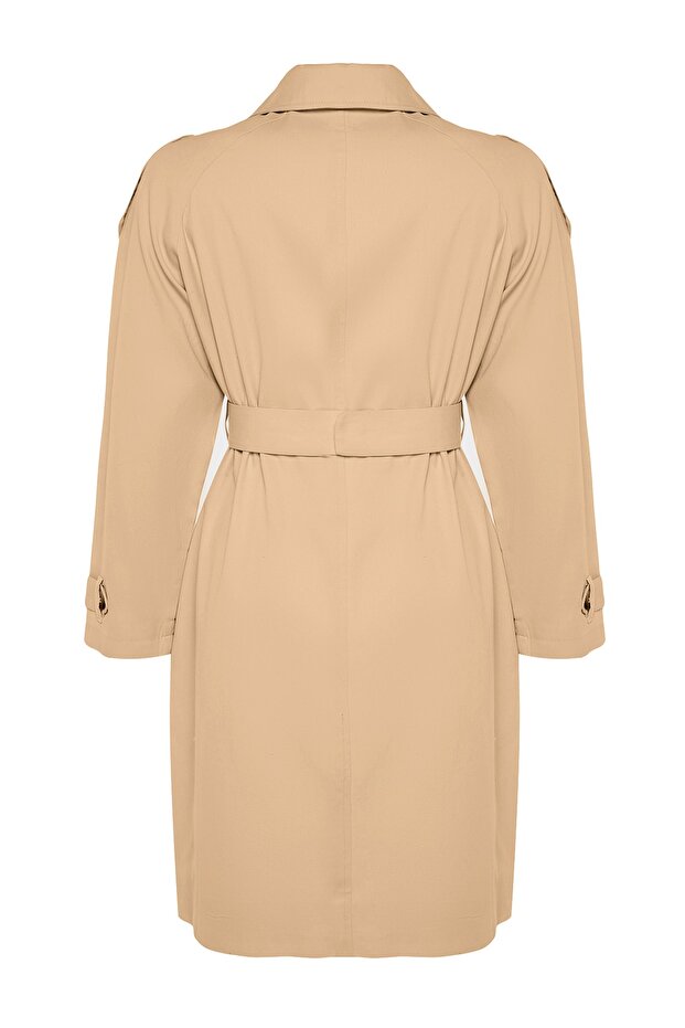 Gabardine szezonális kabát - világos khaki, öves derék TBBAW24BM00002 - 8