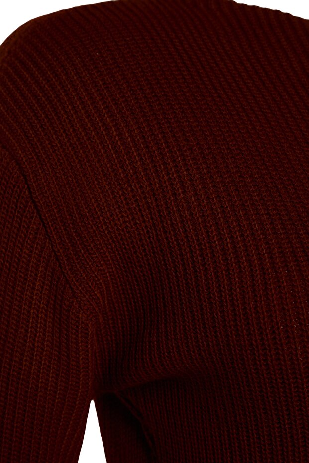 Klaretové červené asymetrické detailné úpletové šaty TBBAW24AH00002 - 7