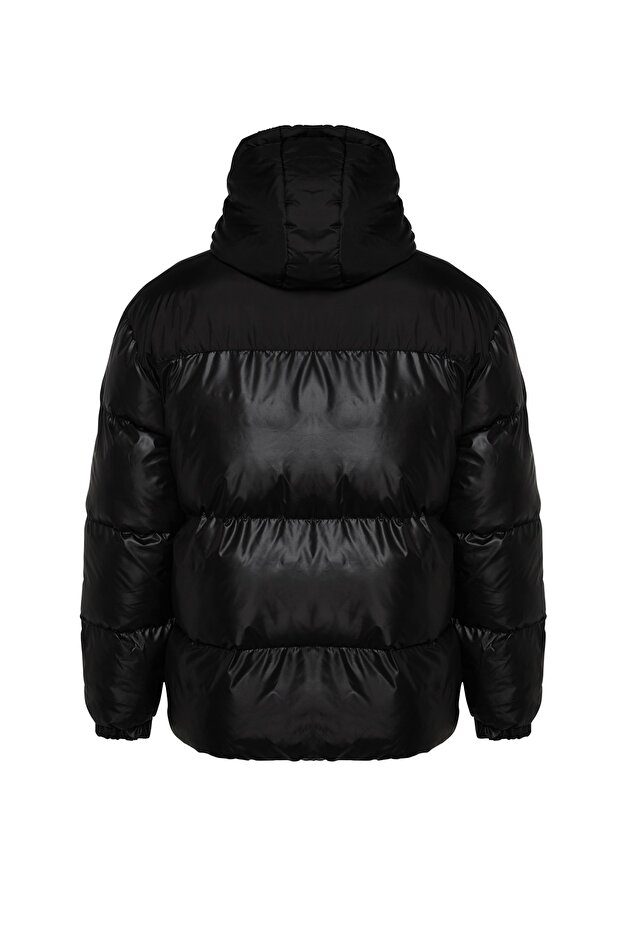 Siyah Regular Fit Kapüşonlu Bloklu Su ve Rüzgara Dayanıklı Şişme Kışlık Mont TMNAW24MO00025 - 8