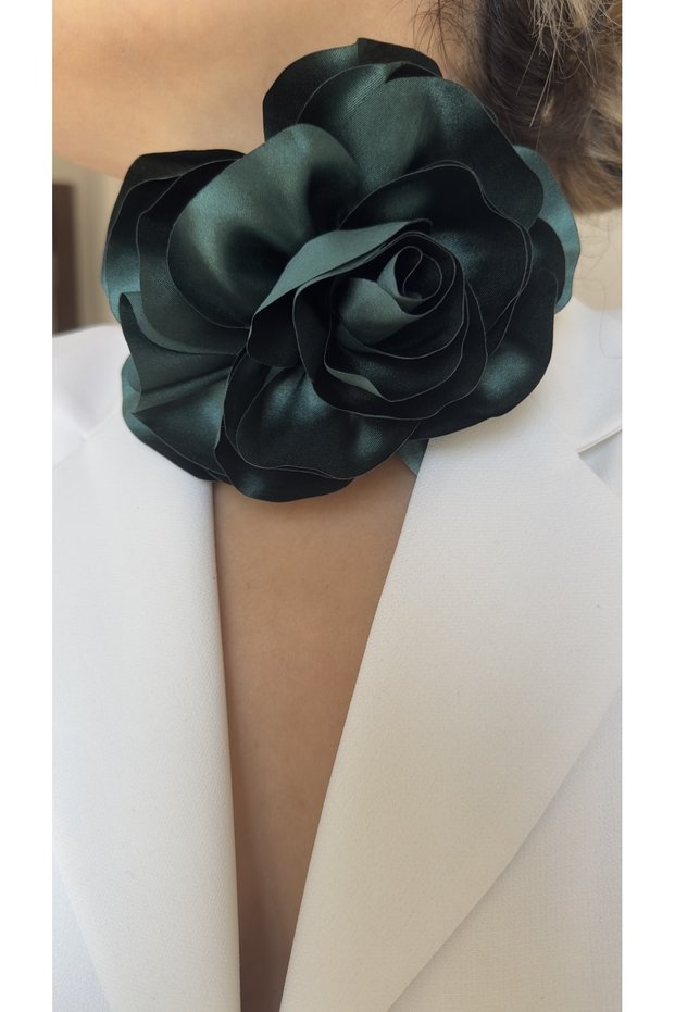 Lace Fabric Flower Choker Necklace Rose Necklace with Velvet Ribbon