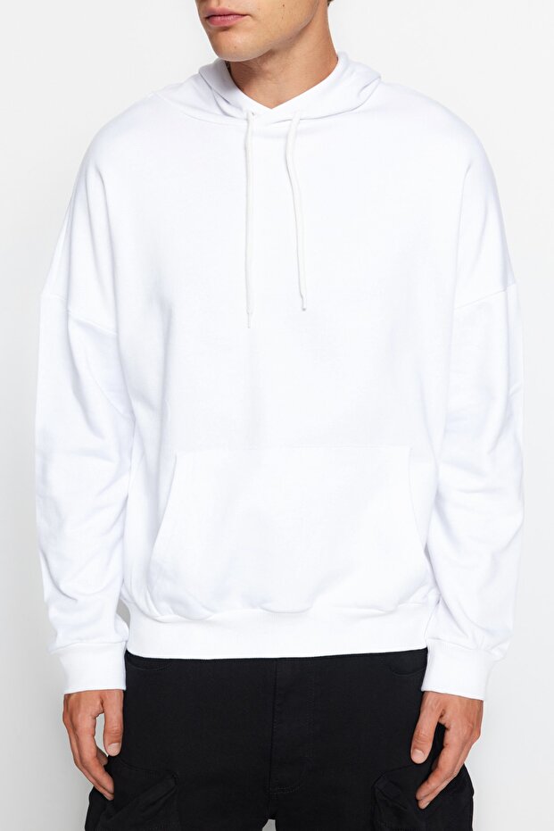 Beyaz Regular/Normal Kesim Kapüşonlu Arkası Sanatsal Baskılı Şardonsuz Sweatshirt TMNAW20SW0489 - 4