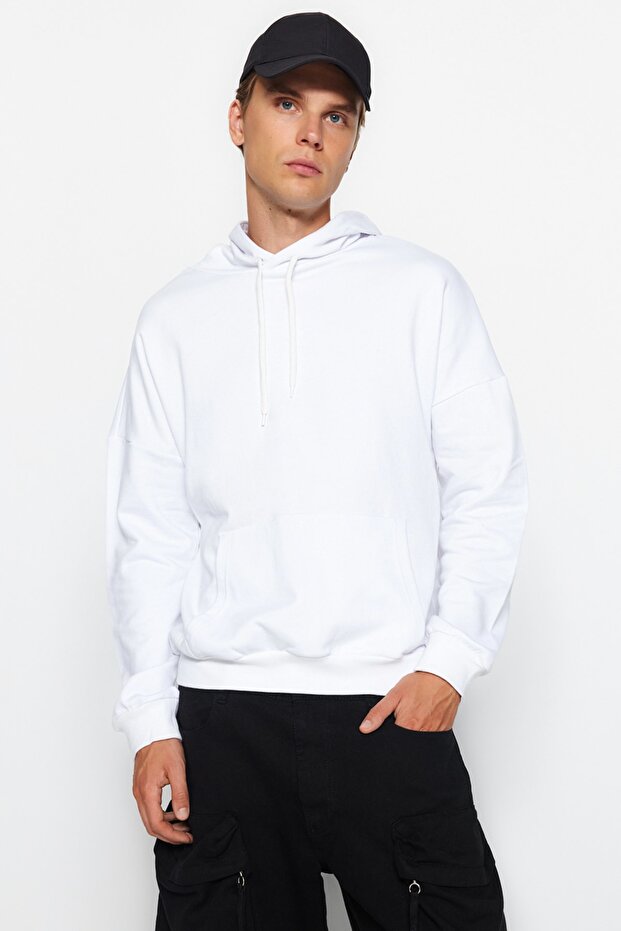 Beyaz Regular/Normal Kesim Kapüşonlu Arkası Sanatsal Baskılı Şardonsuz Sweatshirt TMNAW20SW0489 - 8