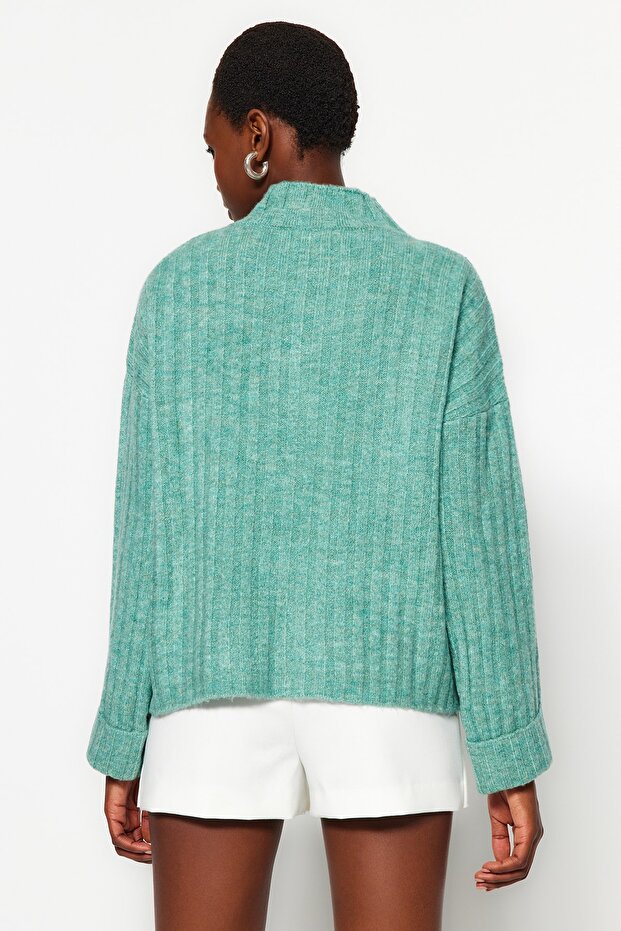 Weit geschnittener, weicher Strickpullover Mint – Stehkragen - 5