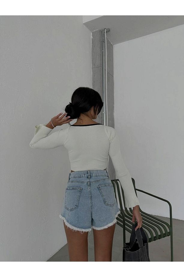 Kadın Ekru Kalp Yaka Kol Detaylı Örme Triko Crop Bluz - 4