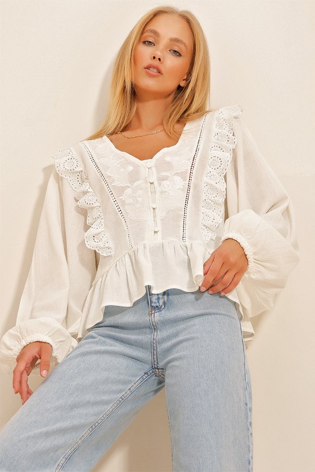 Ecru Scallop Embroidered Woven Blouse Alc-X10736
