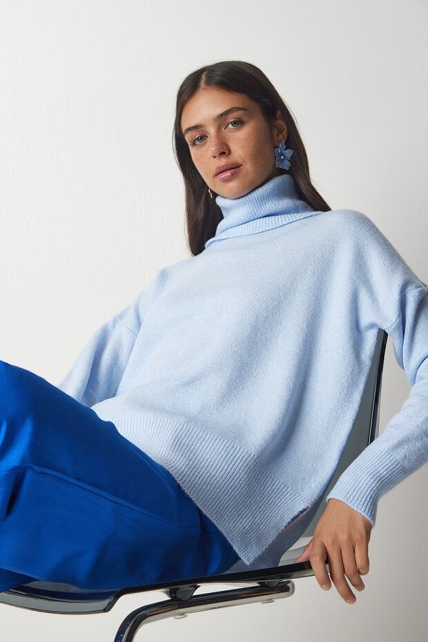 Women's Baby Blue Turtleneck Knitwear Sweater MX00128