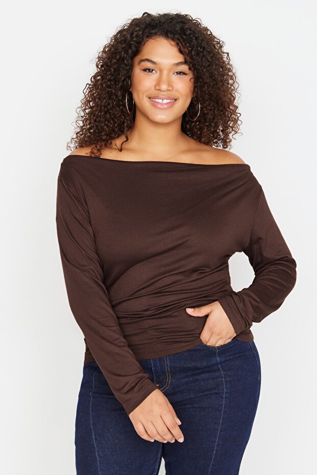 Pružná hnedá pletená blúzka – golier Carmen/Madonna, veľká veľkosť Tbbaw23Af00031 - 2