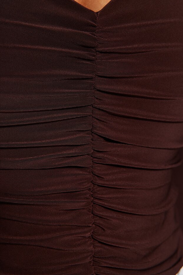 Kahverengi Cut Out/Pencere Detaylı Örme Body TPRAW24BD00001 - 5