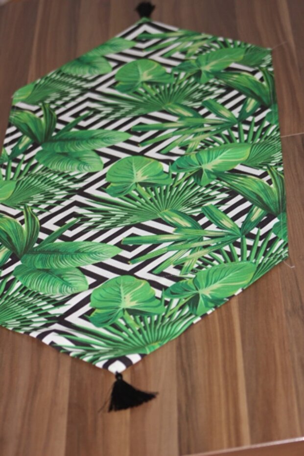 عداء ذو حافة مثلثة منقوشة بأوراق متعرجة - 1