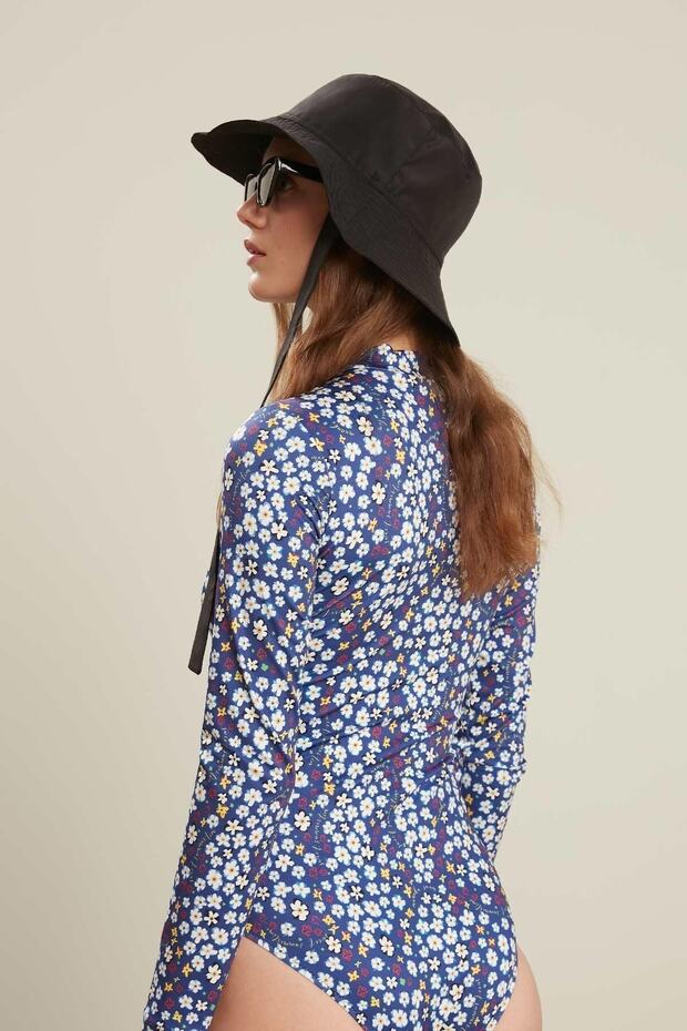 Wzorzysty kostium kąpielowy zapinany na zamek stokrotka - 8