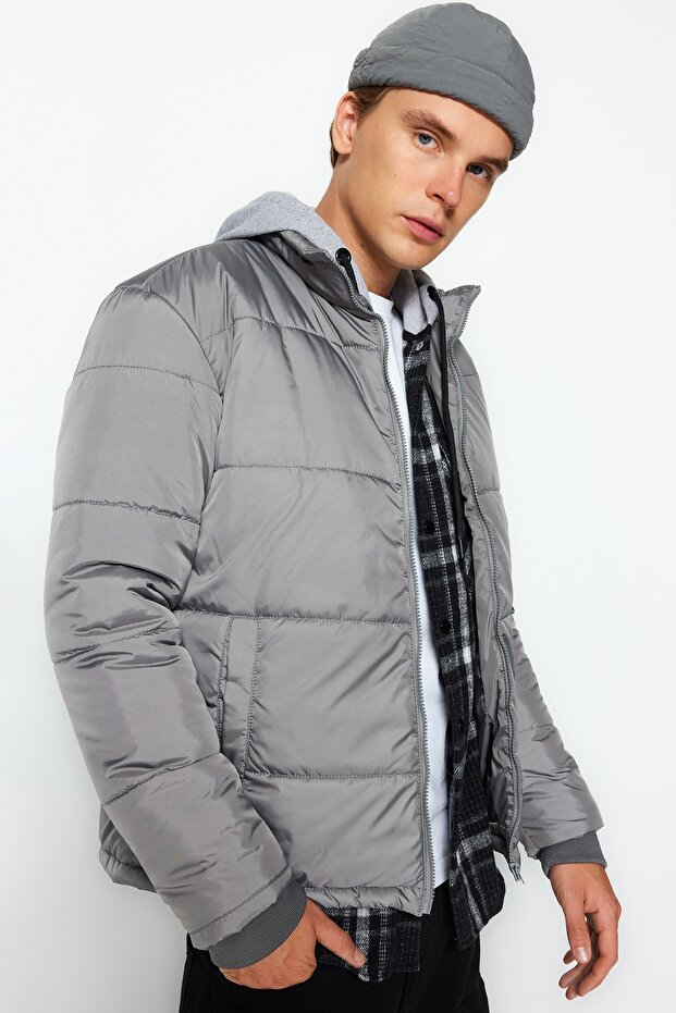 Gri Regular Fit Su ve Rüzgara Dayanıklı Şişme Kışlık Mont TMNAW23MO00097